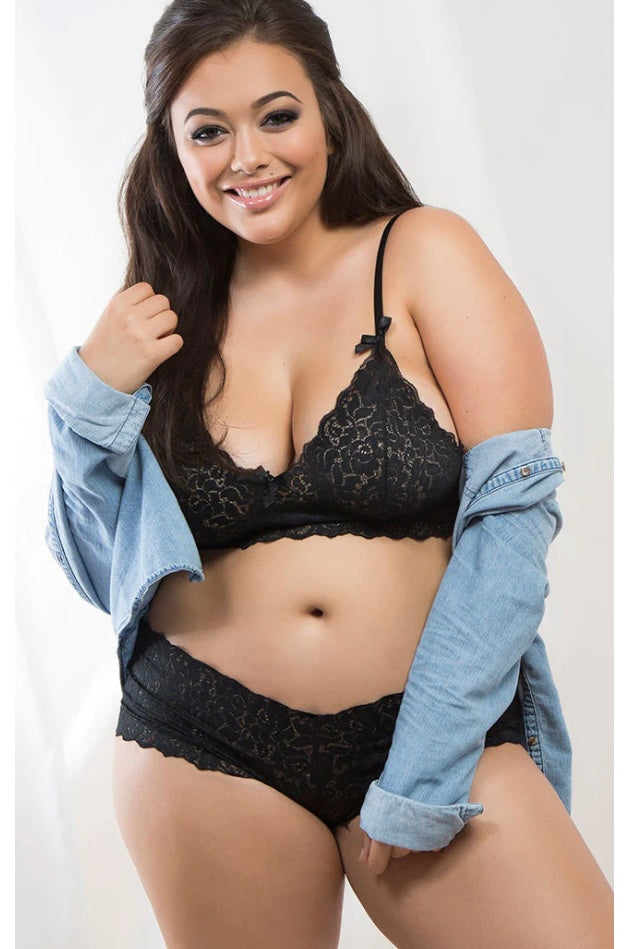 Stetch booty short and bralette - Curvynlingerie Plus Size