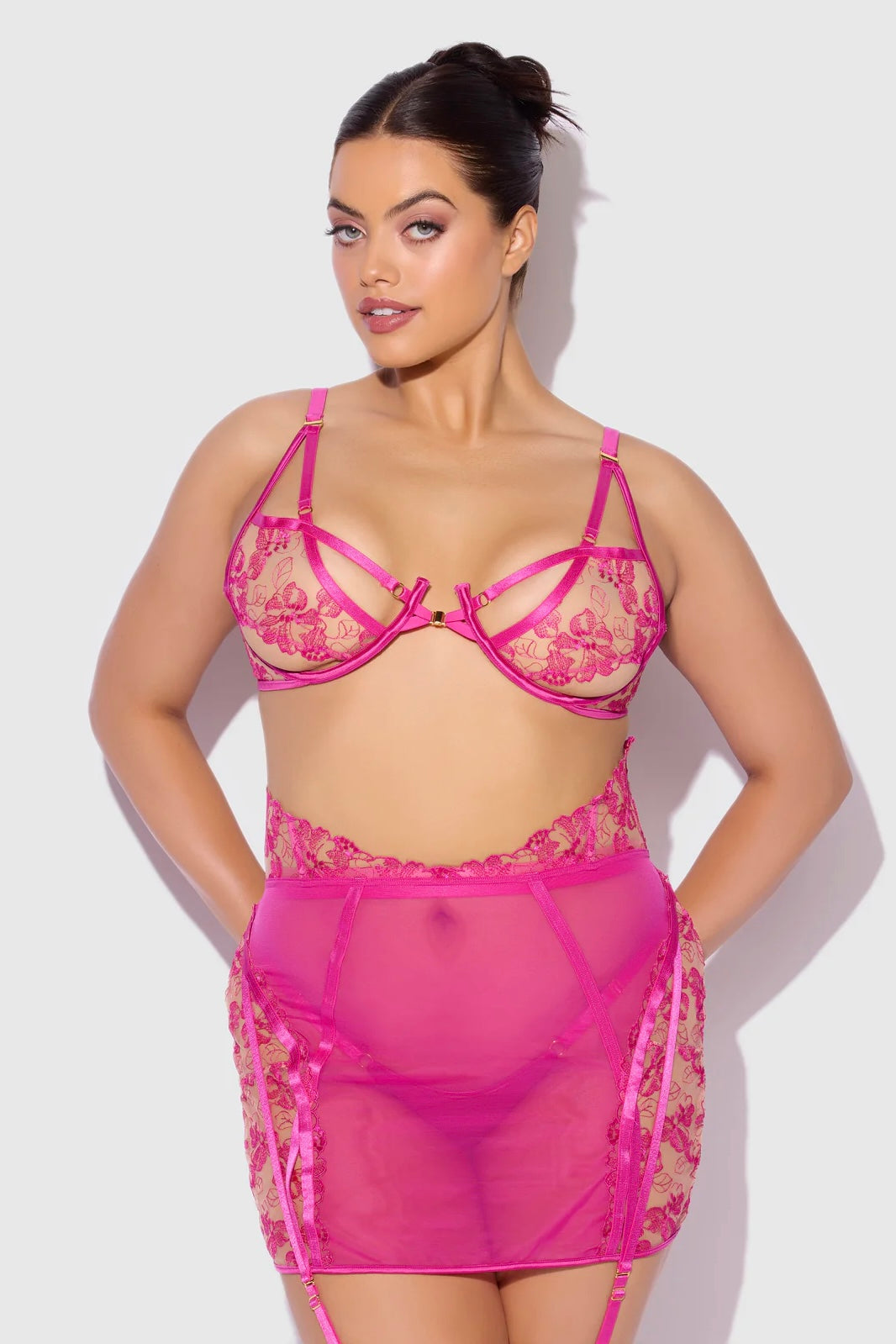 Plus size Nova blacklight bra, skirt and G-string set