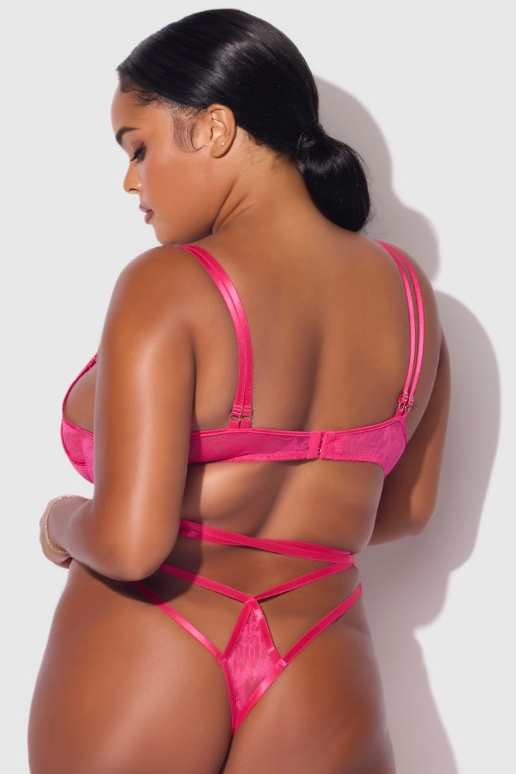 Plus size Flora bra and strappy thong set pink